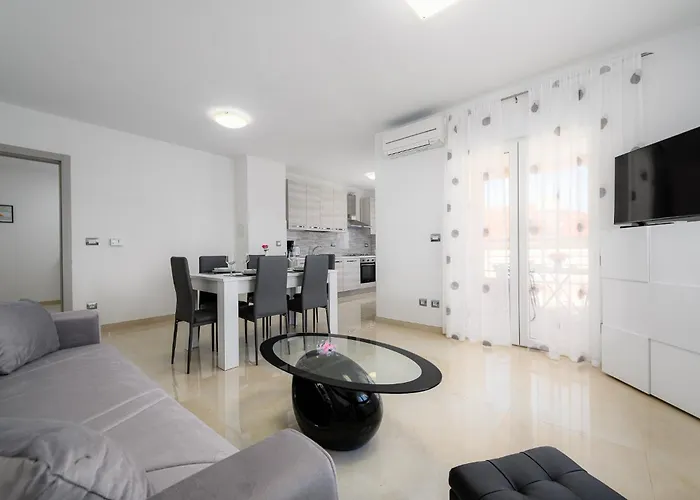 Stancija Amorozo 5 - N. 7 Porec